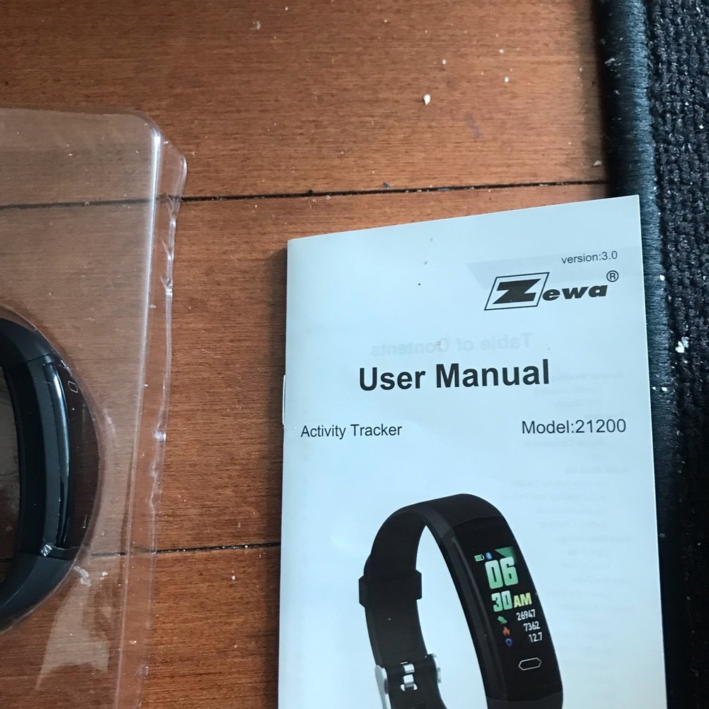New in the Box never used ZEWA ACTIVITY Male/Females WRISTBAND